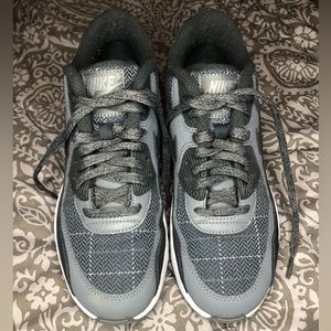 Nike Air Max 90 Womens 8 (Youth 7)